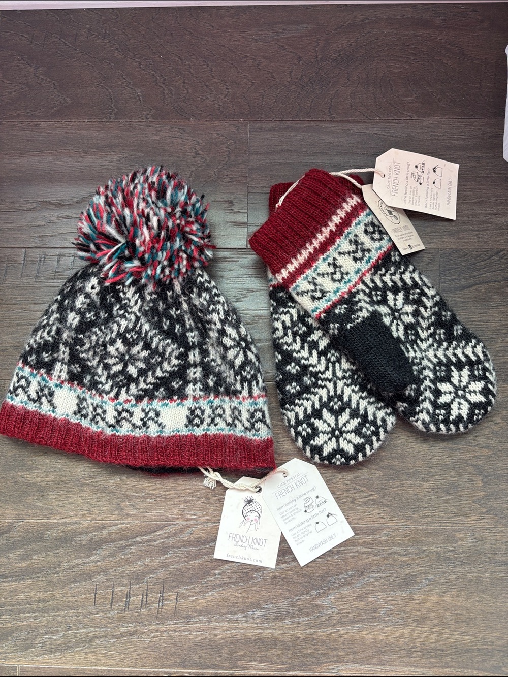 French Knot Handmade 100% wool,fleece lined,pom pom,hat & mittens set,warm snow
